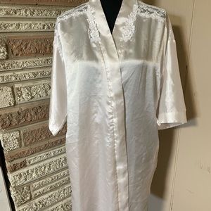 Light pink small vintage robe